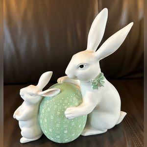 Hard To Find! Martha Stewart Easter Bunnies With Large Green Egg - New!